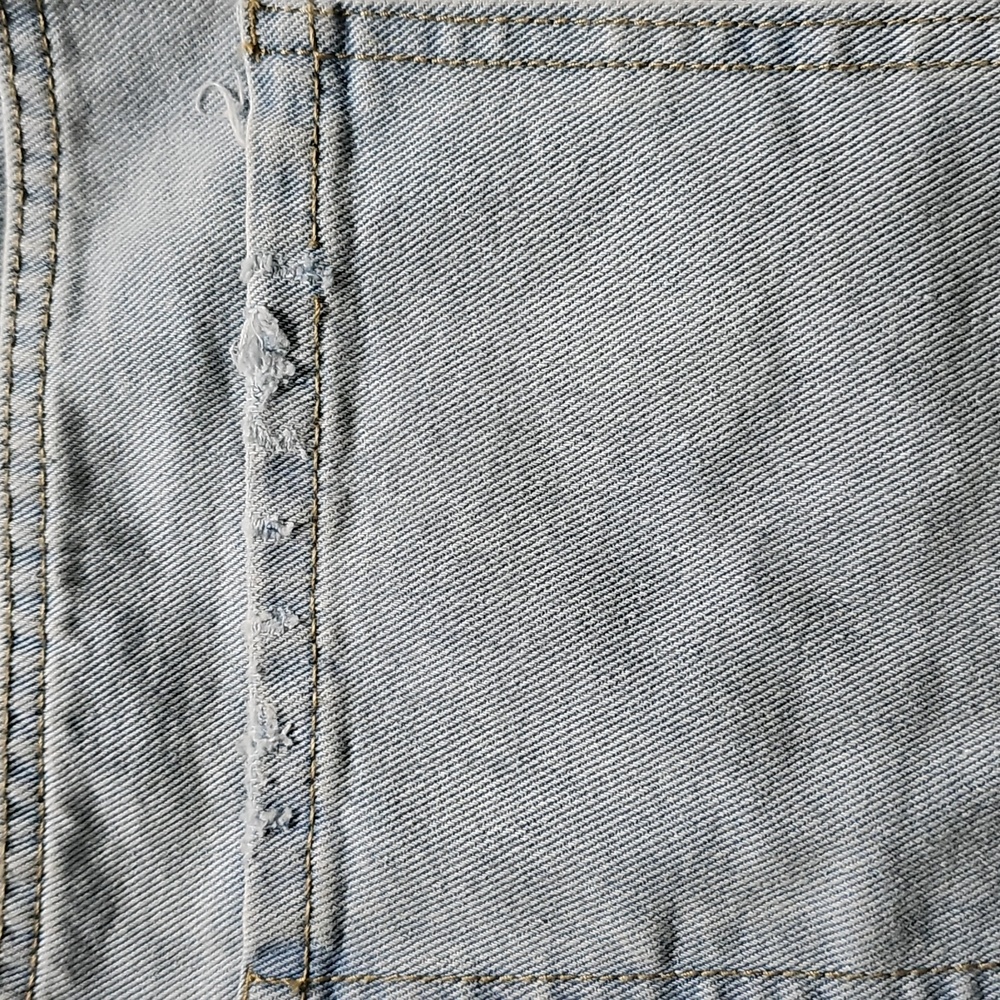 No Boundaries Blue Jean Shorts Distressed Light Wash - Picture 7 of 8